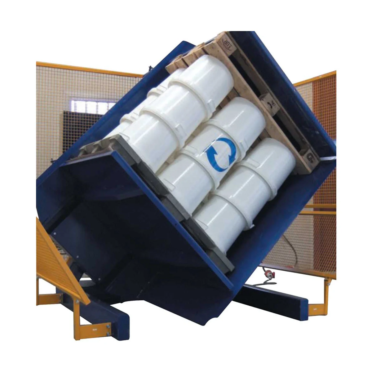 224_AIP.1 Pallet Inverter Floor Loading Machine in use